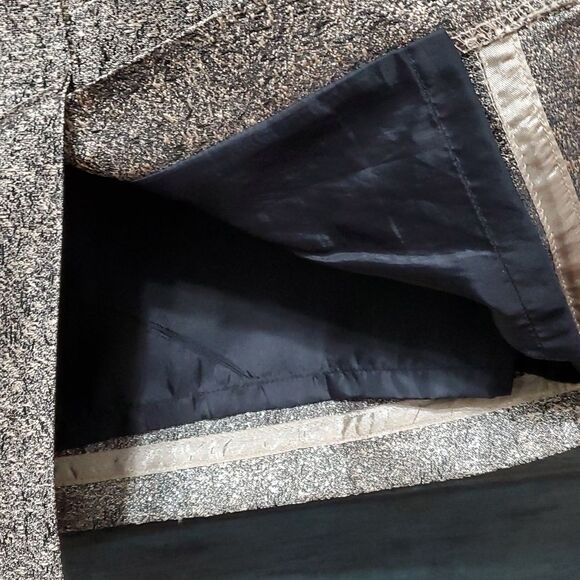 WORTHINGTON, BLACK AND GOLD SHIMMER PENCIL SKIRT, Size 4 - Picture 6 of 7